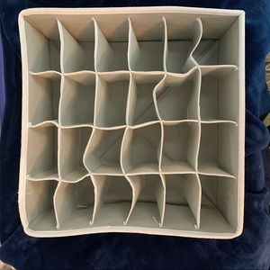 4 Drawer organizers